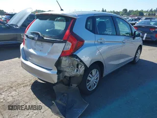 2015 Honda Fit LX с VIN 3HGGK5H5XFM728244, выставлен на аукционе IAAI как лот 42428993 с пробегом 72 258 миль миль и . История ставок и продаж доступна на DreamBid. Изображение 4.
