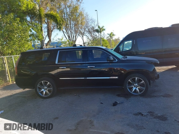 2015 Cadillac Escalade ESV Premium z VIN 1GYS4JKJXFR291842, wystawiony jako IAAI lot #41235490 z przebiegiem 115 037 mil mil oraz . Historia ofert i sprzedaży dostępna na DreamBid. Obrazek 14.