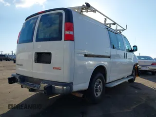 2017 GMC Savana Cargo Van with VIN 1GTW7AFF7H1911097, listed as a IAAI auction lot 41457566 with 192,508 mi miles. Bid and sale history available at carsss.com. Image 4.