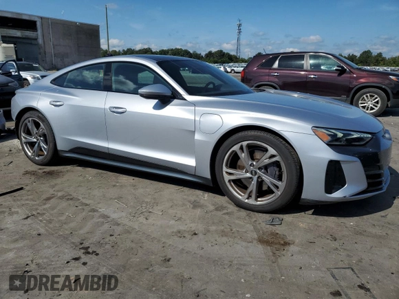 2022 Audi e-tron GT Premium Plus z VIN WAUFJBFW8N7006591, wystawiony jako Copart lot #71233664 z przebiegiem 41 317 mil mil oraz Szkody całkowita. Historia ofert i sprzedaży dostępna na DreamBid. Obrazek 4.