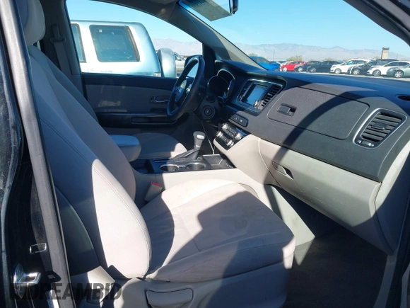 2020 Kia Sedona EX with VIN KNDMB5C11L6594029, listed as a IAAI auction lot 40951800 with 164,989 mi miles. Bid and sale history available at carsss.com. Image 5.