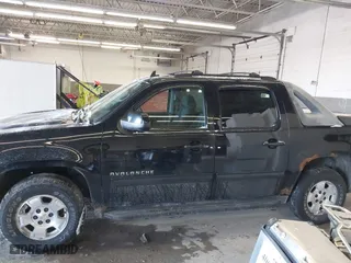 2011 Chevrolet Avalanche LS with VIN 3GNTKEE30BG375142, listed as a IAAI auction lot 41369489 with 127,165 mi miles. Bid and sale history available at carsss.com. Image 14.
