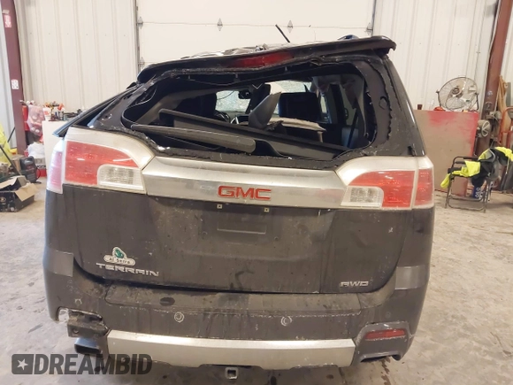 2015 GMC Terrain Denali z VIN 2GKFLZE3XF6419468, wystawiony jako IAAI lot #41455635 z przebiegiem Nie podano mil oraz . Historia ofert i sprzedaży dostępna na DreamBid. Obrazek 16.