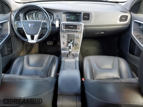 2015 Volvo V60 T5 Drive-E Premier z VIN YV140MEK6F1225135, wystawiony jako Copart lot #47532495 z przebiegiem 119 872 mil mil oraz Czysty tytuł • Clean title. Historia ofert i sprzedaży dostępna na DreamBid. Obrazek 8.