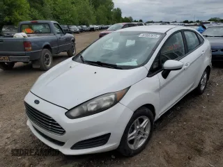 2017 Ford Fiesta SE z VIN 3FADP4BJ5HM140795, wystawiony jako Copart lot #57097875 z przebiegiem 124 357 mil mil oraz Czysty tytuł • Clean title. Historia ofert i sprzedaży dostępna na DreamBid. Obrazek 1.