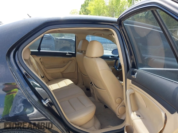 2007 Volkswagen Jetta Wolfsburg Edition с VIN 3VWEF71K07M171963, выставлен на аукционе IAAI как лот 42049655 с пробегом 151 647 миль миль и . История ставок и продаж доступна на DreamBid. Изображение 8.
