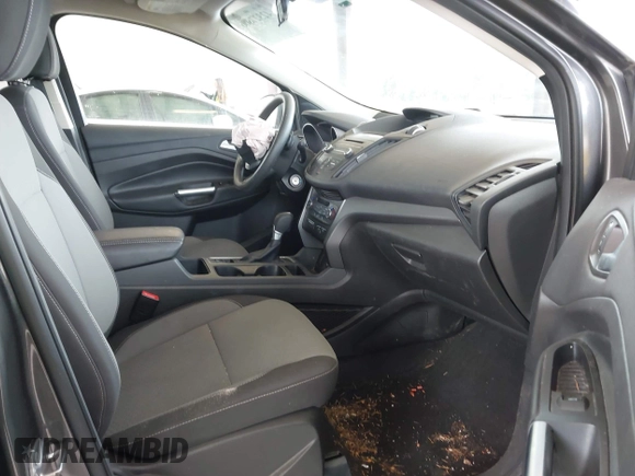2017 Ford Escape SE z VIN 1FMCU9G93HUC97081, wystawiony jako IAAI lot #42327866 z przebiegiem 97 580 mil mil oraz . Historia ofert i sprzedaży dostępna na DreamBid. Obrazek 5.