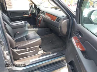 2009 Chevrolet Avalanche 2LT z VIN 3GNFK22039G178725, wystawiony jako IAAI lot #39426610 z przebiegiem 168 432 mil mil oraz . Historia ofert i sprzedaży dostępna na DreamBid. Obrazek 5.