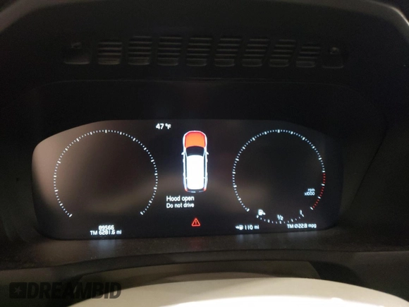 2016 Volvo XC90 T6 Momentum with VIN YV4A22PK3G1071809, listed as a Copart auction lot 68941802 with 89,566 mi miles. Bid and sale history available at carsss.com. Image 9.