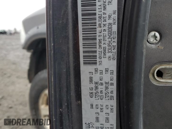 2017 Ram 2500 Tradesman z VIN 3C6UR5HL2HG683630, wystawiony jako Copart lot #83050924 z przebiegiem 172 593 mil mil oraz Szkoda całkowita • Salvage title. Historia ofert i sprzedaży dostępna na DreamBid. Obrazek 13.