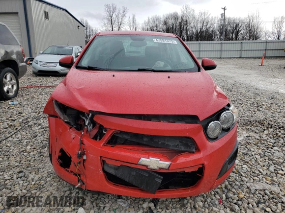2013 Chevrolet Sonic LS z VIN 1G1JA5SH8D4237375, wystawiony jako Copart lot #47591375 z przebiegiem 65 174 mil mil oraz Czysty tytuł • Clean title. Historia ofert i sprzedaży dostępna na DreamBid. Obrazek 5.