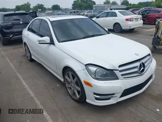 2013 Mercedes-Benz C 350 Sport с VIN WDDGF5HB3DA751342, выставлен на аукционе IAAI как лот 42367201 с пробегом 137 535 миль миль и . История ставок и продаж доступна на DreamBid. Изображение 1.