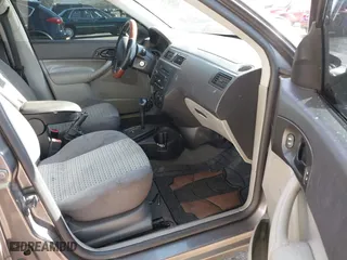 2007 Ford Focus S with VIN 1FAFP34N87W211893, listed as a IAAI auction lot 41861386 with 511,418 mi miles. Bid and sale history available at carsss.com. Image 5.