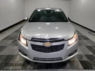 2014 Chevrolet Cruze 2LT z VIN 1G1PE5SB9E7181506, wystawiony jako Copart lot #46453855 z przebiegiem 151 602 mil mil oraz Szkoda całkowita • Salvage title. Historia ofert i sprzedaży dostępna na DreamBid. Obrazek 5.