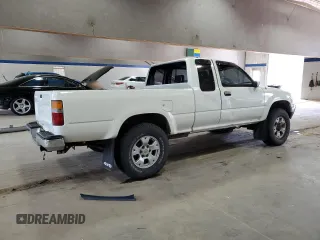 1991 Toyota Pickup с VIN JT4RN13P5M6028497, выставлен на аукционе Copart как лот 52332455 с пробегом 151 274 миль миль и Списание • Salvage title. История ставок и продаж доступна на DreamBid. Изображение 3.