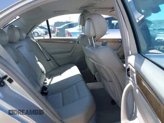 2007 Mercedes-Benz C 230 Sport с VIN WDBRF52H97A936689, выставлен на аукционе IAAI как лот 42519824 с пробегом 200 866 миль миль и . История ставок и продаж доступна на DreamBid. Изображение 8.