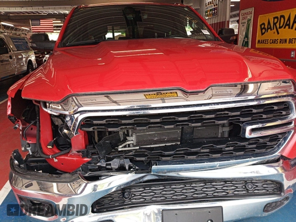 2023 Ram 1500 Big Horn z VIN 1C6RRFFG9PN561001, wystawiony jako IAAI lot #42575762 z przebiegiem 42 164 mil mil oraz . Historia ofert i sprzedaży dostępna na DreamBid. Obrazek 29.