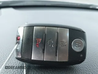 2015 Kia Optima SXL Turbo с VIN 5XXGR4A60FG513223, выставлен на аукционе IAAI как лот 42590539 с пробегом 181 035 миль миль и . История ставок и продаж доступна на DreamBid. Изображение 11.