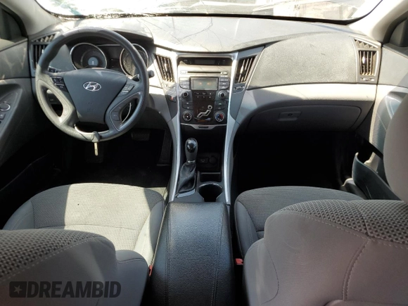 2013 Hyundai Sonata GLS z VIN 5NPEB4AC6DH777730, wystawiony jako Copart lot #56225095 z przebiegiem 108 753 mil mil oraz Szkoda całkowita • Salvage title. Historia ofert i sprzedaży dostępna na DreamBid. Obrazek 8.
