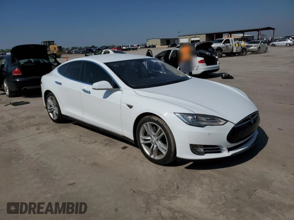 2014 Tesla Model S 60 с VIN 5YJSA1H16EFP45983, выставлен на аукционе Copart как лот 52256635 с пробегом 159 948 миль миль и Списание • Salvage title. История ставок и продаж доступна на DreamBid. Изображение 4.