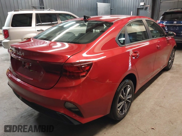 2022 Kia Forte LXS z VIN 3KPF24AD7NE497091, wystawiony jako IAAI lot #41894884 z przebiegiem 36 451 mil mil oraz . Historia ofert i sprzedaży dostępna na DreamBid. Obrazek 4.