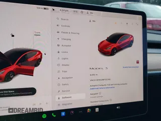 2022 Tesla Model 3 z VIN 5YJ3E1EA2NF133745, wystawiony jako IAAI lot #41625050 z przebiegiem 9 438 mil mil oraz . Historia ofert i sprzedaży dostępna na DreamBid. Obrazek 7.
