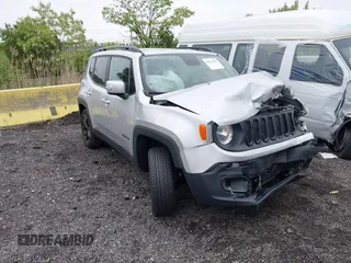 2018 Jeep Renegade Latitude z VIN ZACCJBBB0JPH13481, wystawiony jako IAAI lot #42212993 z przebiegiem 76 914 mil mil oraz . Historia ofert i sprzedaży dostępna na DreamBid. Obrazek 1.