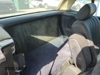 1984 Mercedes-Benz 380 SL z VIN WDBBA45A8EA001735, wystawiony jako Copart lot #60427655 z przebiegiem 100 375 mil mil oraz Czysty tytuł • Clean title. Historia ofert i sprzedaży dostępna na DreamBid. Obrazek 10.