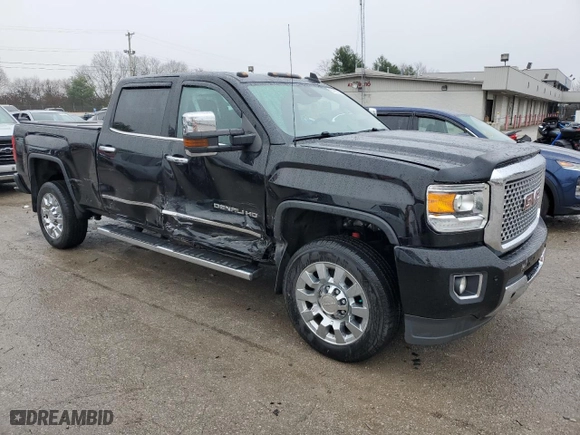 2015 GMC Sierra 2500HD Denali with VIN 1GT120EG1FF668772, listed as a Copart auction lot 84406604 with 113,260 mi miles and Salvage Title. Bid and sale history available at carsss.com. Image 4.