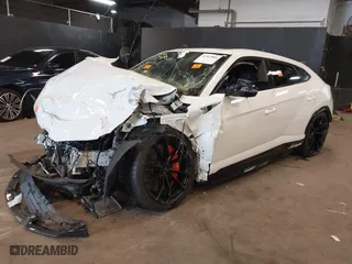2019 Lamborghini Urus with VIN ZPBUA1ZL2KLA02084, listed as a IAAI auction lot 41953004 with 9,279 mi miles. Bid and sale history available at carsss.com. Image 2.