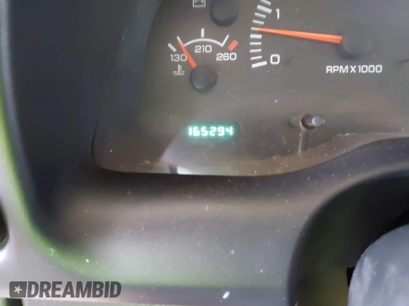 2000 Dodge 1500 z VIN 1B7HC16ZXYS543037, wystawiony jako IAAI lot #42477808 z przebiegiem 165 294 mil mil oraz . Historia ofert i sprzedaży dostępna na DreamBid. Obrazek 7.