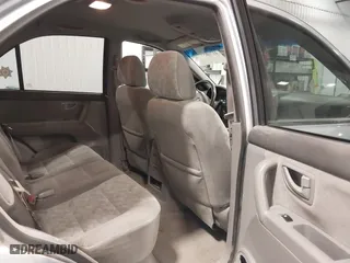2005 Kia Sorento LX with VIN KNDJC733455454661, listed as a IAAI auction lot 41766537 with 210,297 mi miles. Bid and sale history available at carsss.com. Image 8.