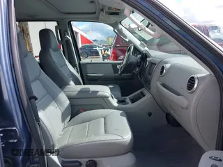2004 Ford Expedition Special Service with VIN 1FMFU16L24LA56074, listed as a IAAI auction lot 41803262 with 86,169 mi miles. Bid and sale history available at carsss.com. Image 5.