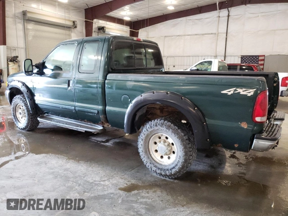 2001 Ford Super Duty F-250 XL with VIN 1FTNX21L91EC26077, listed as a Copart auction lot 71952324 with 221,340 mi miles and Salvage Title. Bid and sale history available at carsss.com. Image 2.