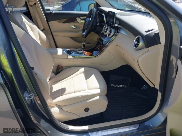 2018 Mercedes-Benz GLC with VIN WDC0G4JB6JV022733, listed as a IAAI auction lot 41944411 with 191,163 mi miles. Bid and sale history available at carsss.com. Image 5.