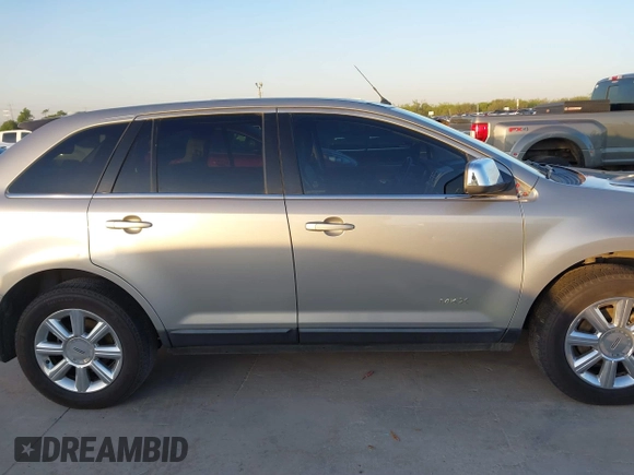 2007 Lincoln MKX with VIN 2LMDU68C27BJ33584, listed as a IAAI auction lot 41962338 with 86,340 mi miles and . Bid and sale history available at DreamBid. Image 14.
