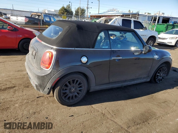 2019 MINI Convertible Cooper S с VIN WMWWG9C57K3E40624, выставлен на аукционе Copart как лот 83236894 с пробегом 44 900 миль миль и Списание • Salvage title. История ставок и продаж доступна на DreamBid. Изображение 3.