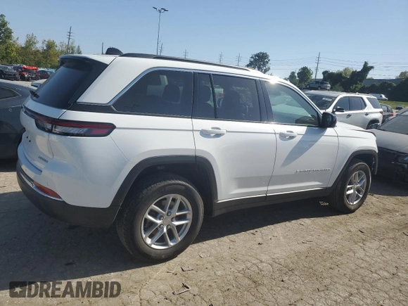 2024 Jeep Grand Cherokee Laredo X with VIN 1C4RJHAG8RC157897, listed as a Copart auction lot 73813014 with 5,013 mi miles and Salvage Title. Bid and sale history available at carsss.com. Image 3.