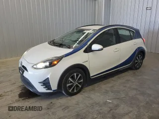 2018 Toyota Prius One z VIN JTDKDTB32J1599775, wystawiony jako Copart lot #52555255 z przebiegiem 51 153 mil mil oraz Czysty tytuł • Clean title. Historia ofert i sprzedaży dostępna na DreamBid. Obrazek 1.