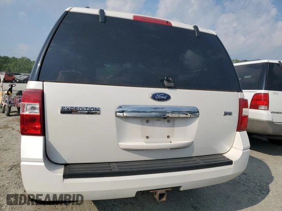 2010 Ford Expedition Limited z VIN 1FMJU1K55AEB52282, wystawiony jako Copart lot #57494535 z przebiegiem 211 434 mil mil oraz Szkoda całkowita • Salvage title. Historia ofert i sprzedaży dostępna na DreamBid. Obrazek 6.
