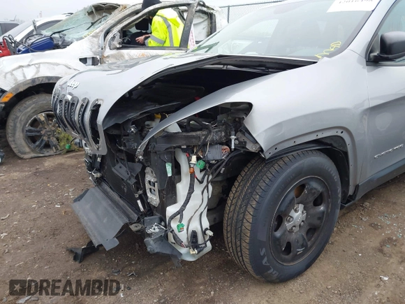 2016 Jeep Cherokee Sport with VIN 1C4PJMAB7GW276671, listed as a IAAI auction lot 42016498 with 201,410 mi miles. Bid and sale history available at carsss.com. Image 6.