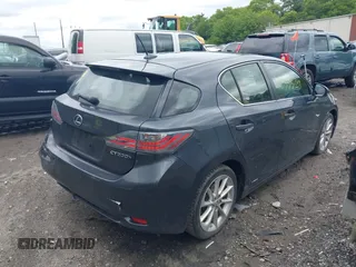 2011 Lexus CT 200h z VIN JTHKD5BH9B2033100, wystawiony jako IAAI lot #42333289 z przebiegiem 235 268 mil mil oraz . Historia ofert i sprzedaży dostępna na DreamBid. Obrazek 4.
