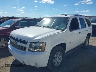 2012 Chevrolet Tahoe LS z VIN 1GNSCAE09CR289823, wystawiony jako IAAI lot #40632668 z przebiegiem 232 951 mil mil oraz . Historia ofert i sprzedaży dostępna na DreamBid. Obrazek 6.