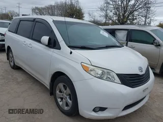 2012 Toyota Sienna z VIN 5TDKA3DC3CS014732, wystawiony jako IAAI lot #41728208 z przebiegiem 153 445 mil mil oraz . Historia ofert i sprzedaży dostępna na DreamBid. Obrazek 1.