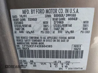 2002 Ford Super Duty F-250 XL with VIN 1FTNX21F42EB04383, listed as a IAAI auction lot 42067964 with 1 mi miles. Bid and sale history available at carsss.com. Image 9.