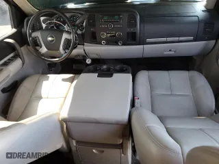 2008 Chevrolet Silverado 1500 LT w/1LT with VIN 1GCEC19J38Z254761, listed as a Copart auction lot 45311935 with 176,226 mi miles and Salvage Title. Bid and sale history available at carsss.com. Image 8.