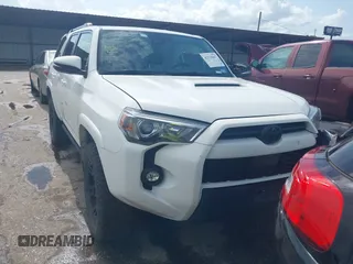 2022 Toyota 4Runner TRD Off Road Premium with VIN JTERU5JR7N5987563, listed as a IAAI auction lot 42510467 with 39,187 mi miles and . Bid and sale history available at DreamBid. Image 1.