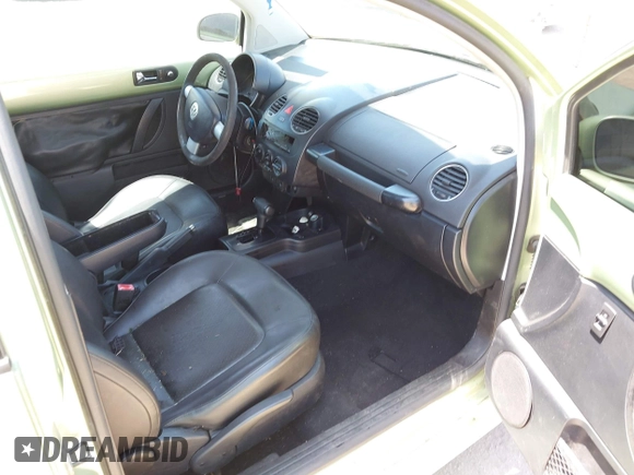 2008 Volkswagen Beetle S with VIN 3VWPW31C28M522383, listed as a IAAI auction lot 42131577 with 122,294 mi miles and . Bid and sale history available at DreamBid. Image 5.