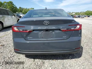 2025 Toyota Camry LE z VIN 4T1DAACK2SU540006, wystawiony jako Copart lot #53387515 z przebiegiem 7 822 mil mil oraz Szkoda całkowita • Salvage title. Historia ofert i sprzedaży dostępna na DreamBid. Obrazek 6.