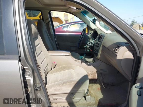 2002 Ford Explorer XLT with VIN 1FMZU73E82ZB66773, listed as a IAAI auction lot 42498346 with 154,790 mi miles and . Bid and sale history available at DreamBid. Image 5.